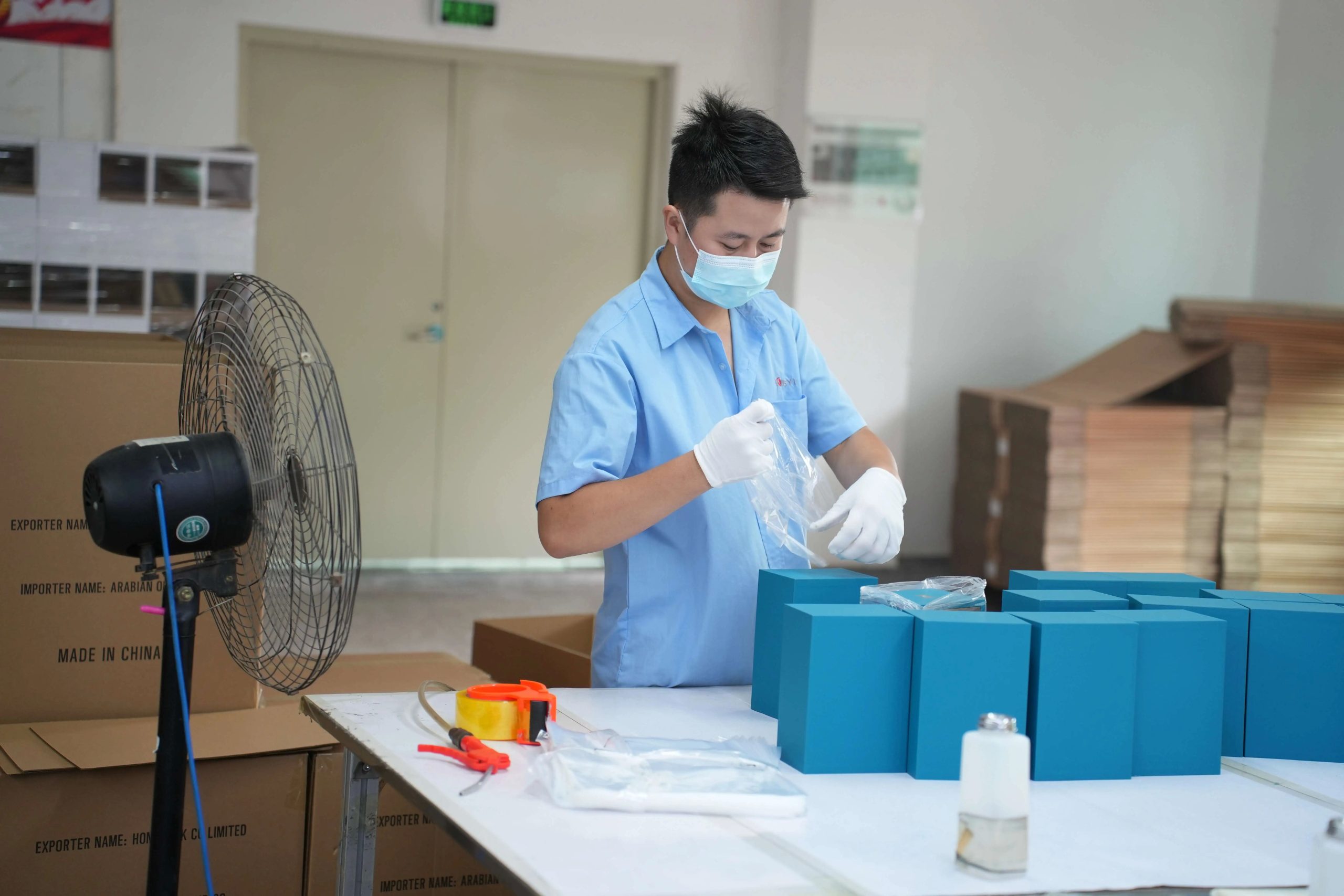box inspection in the warehouse